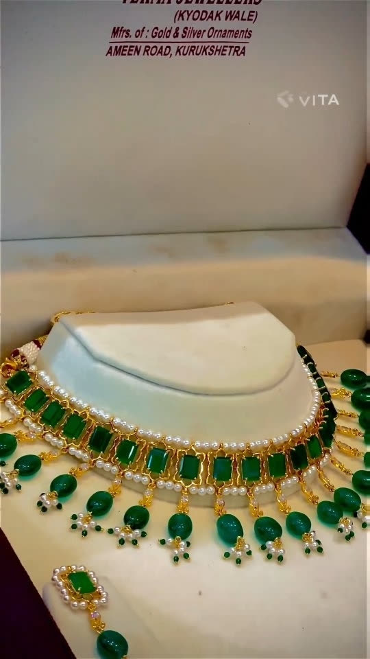 Emerald & Pearl Necklace