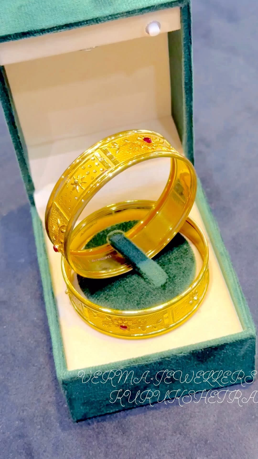 Designer Gold Kada (Pair)
