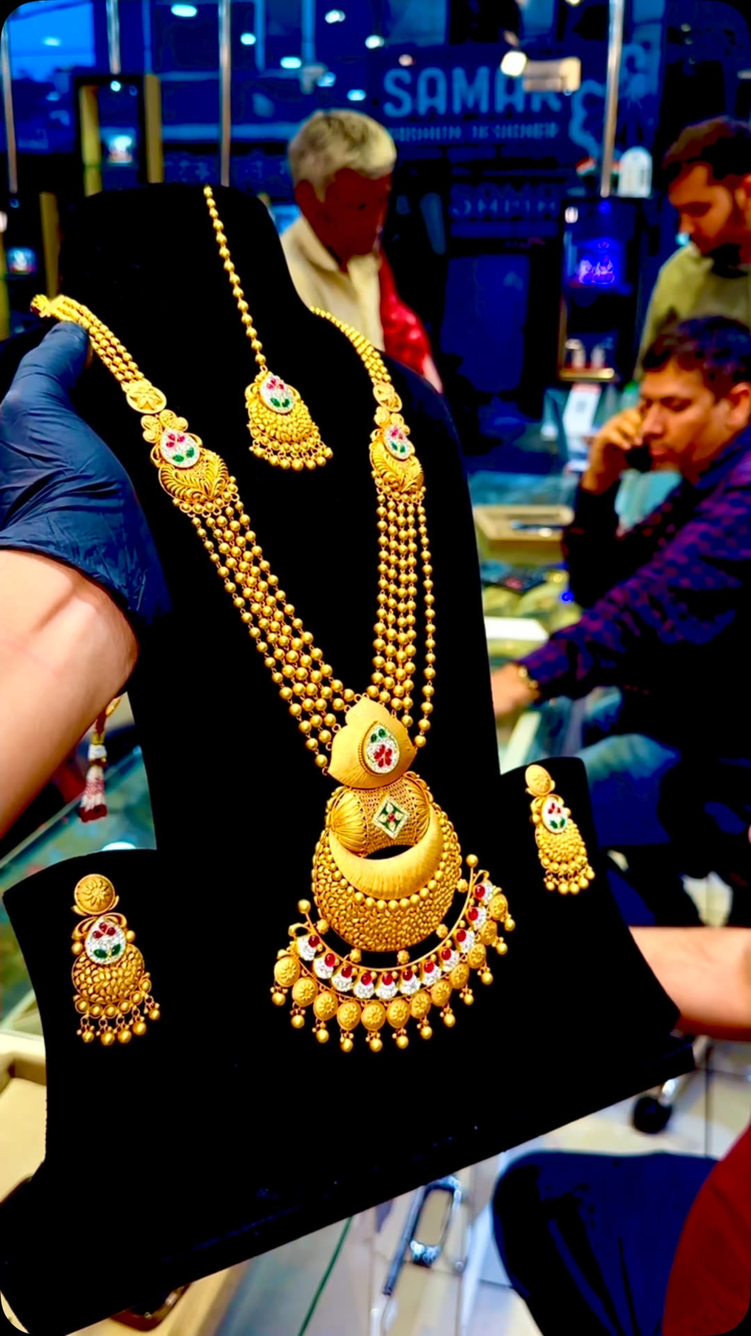 Royal Kundan Kada